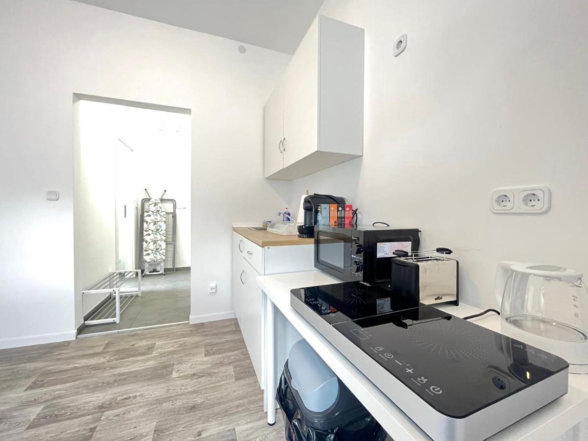 Studio-Apartments Fuer Monteure & Businessgaeste Zentral In Ноймюнстер Экстерьер фото