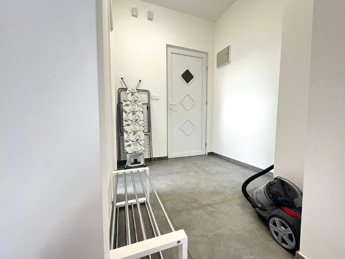 Studio-Apartments Fuer Monteure & Businessgaeste Zentral In Ноймюнстер Экстерьер фото